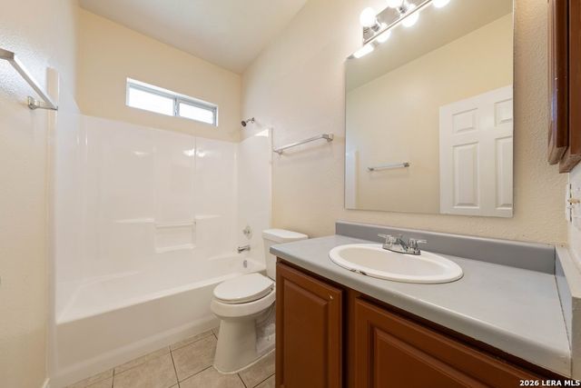 518 Dukeway Apt 1, Universal City, TX 78148