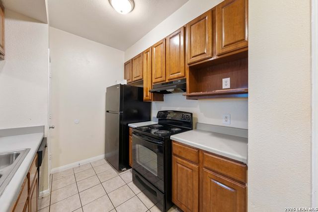 518 Dukeway Apt 1, Universal City, TX 78148