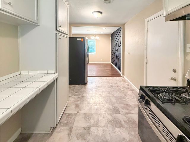 1001 Ridgecrest Street, Angleton, TX 77515