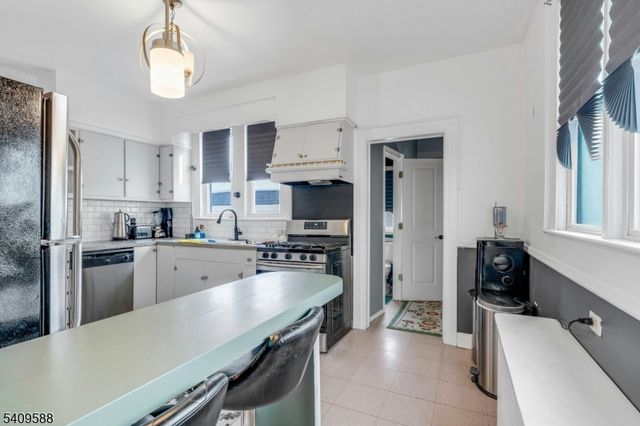 214 Trenton Ave, Clifton City, NJ 07011