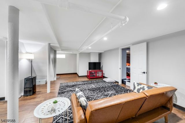 214 Trenton Ave, Clifton City, NJ 07011