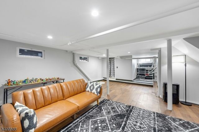 214 Trenton Ave, Clifton City, NJ 07011