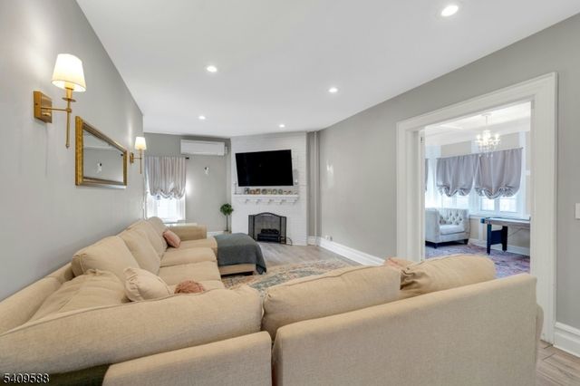 214 Trenton Ave, Clifton City, NJ 07011