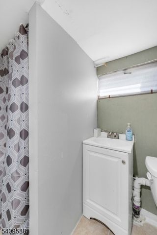 214 Trenton Ave, Clifton City, NJ 07011