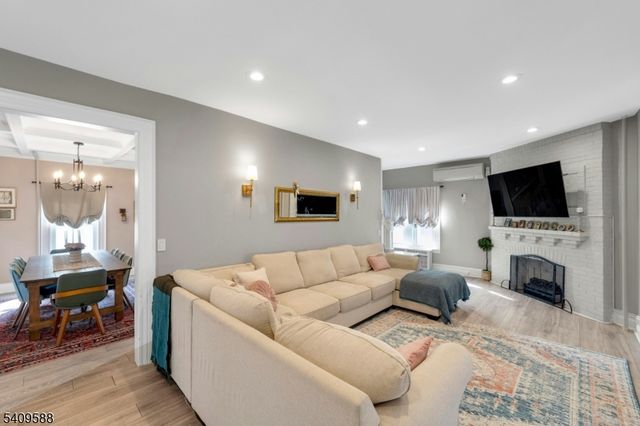 214 Trenton Ave, Clifton City, NJ 07011