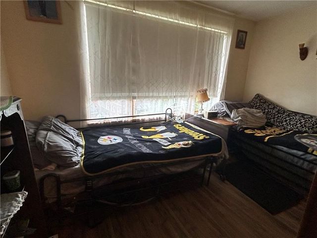 42 Walnut Ave, Dunbar, PA 15431