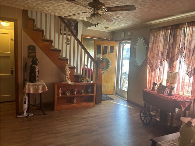 42 Walnut Ave, Dunbar, PA 15431