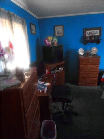 42 Walnut Ave, Dunbar, PA 15431