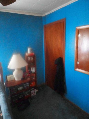 42 Walnut Ave, Dunbar, PA 15431