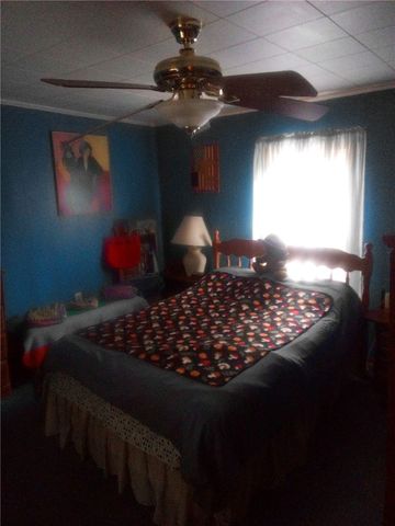 42 Walnut Ave, Dunbar, PA 15431