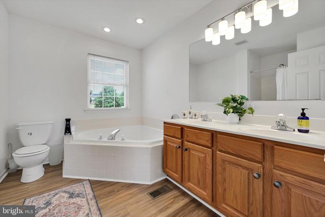 29 WALNUT DR E, Bernville, PA 19506