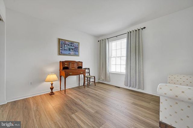 29 WALNUT DR E, Bernville, PA 19506