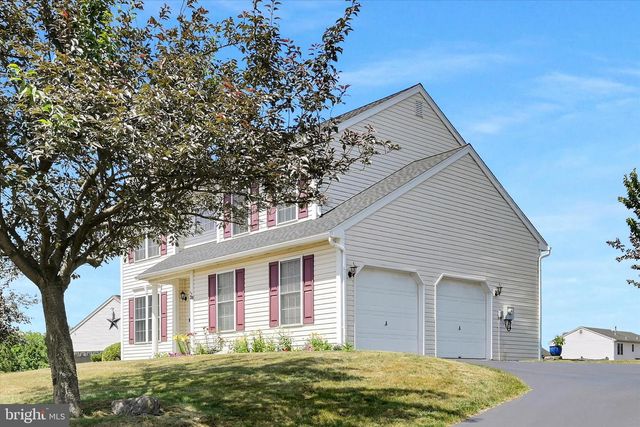 29 WALNUT DR E, Bernville, PA 19506