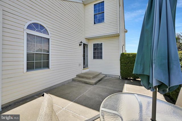 29 WALNUT DR E, Bernville, PA 19506