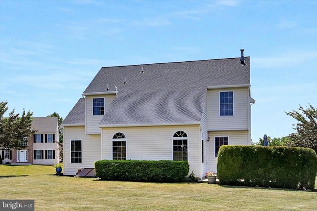 29 WALNUT DR E, Bernville, PA 19506