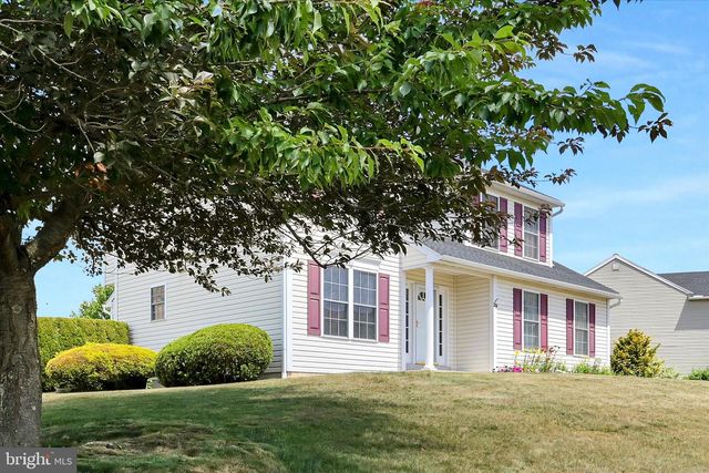 29 WALNUT DR E, Bernville, PA 19506