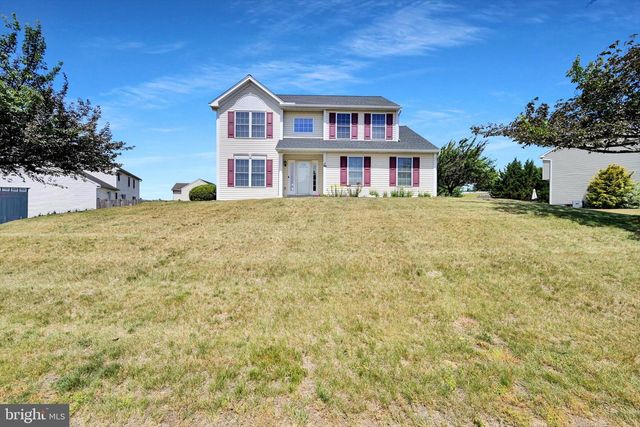 29 WALNUT DR E, Bernville, PA 19506