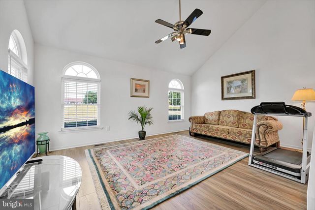 29 WALNUT DR E, Bernville, PA 19506