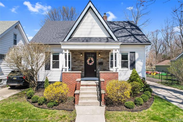 1302 Butternut Avenue, Royal Oak, MI 48073