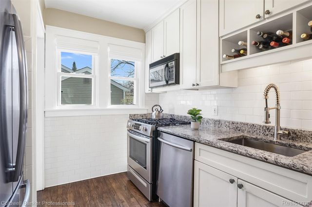 1302 Butternut Avenue, Royal Oak, MI 48073