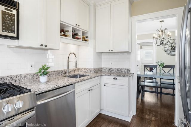 1302 Butternut Avenue, Royal Oak, MI 48073