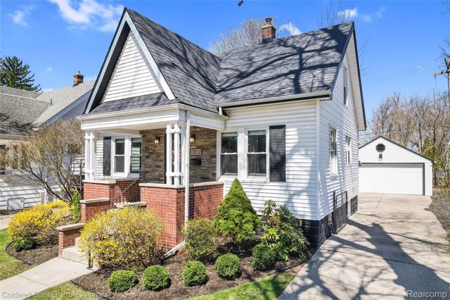 1302 Butternut Avenue, Royal Oak, MI 48073
