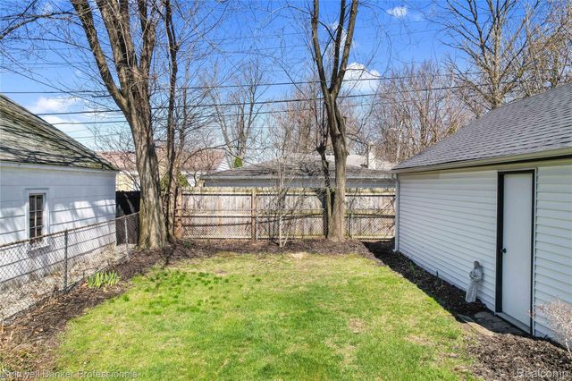 1302 Butternut Avenue, Royal Oak, MI 48073