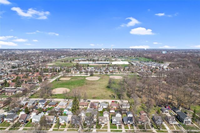 1302 Butternut Avenue, Royal Oak, MI 48073