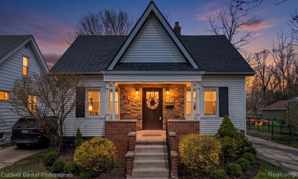 1302 Butternut Avenue, Royal Oak, MI 48073