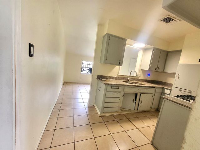 5514 S Acres Drive, Houston, TX 77048