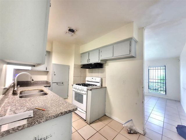 5514 S Acres Drive, Houston, TX 77048