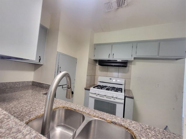 5514 S Acres Drive, Houston, TX 77048