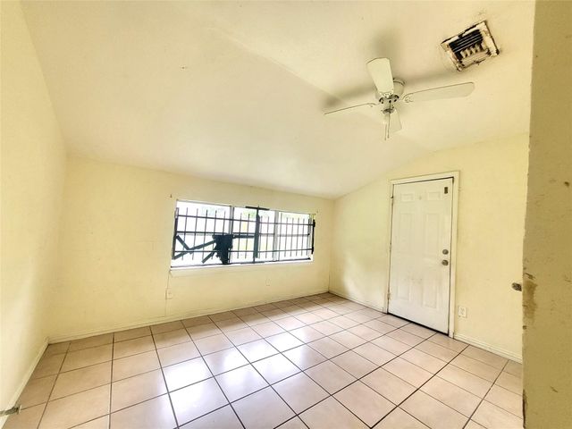 5514 S Acres Drive, Houston, TX 77048