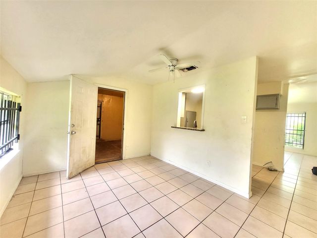 5514 S Acres Drive, Houston, TX 77048