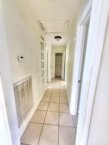 5514 S Acres Drive, Houston, TX 77048