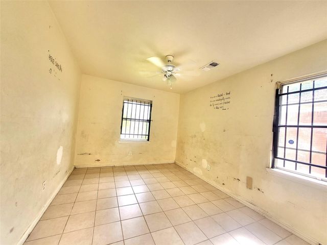 5514 S Acres Drive, Houston, TX 77048