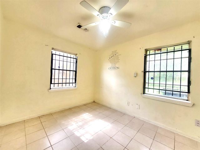 5514 S Acres Drive, Houston, TX 77048