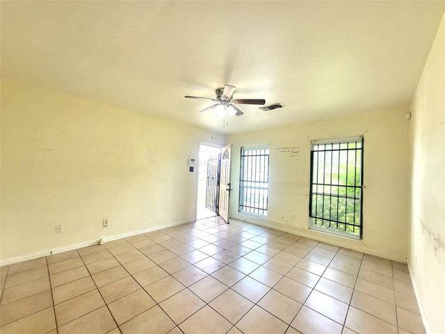 5514 S Acres Drive, Houston, TX 77048