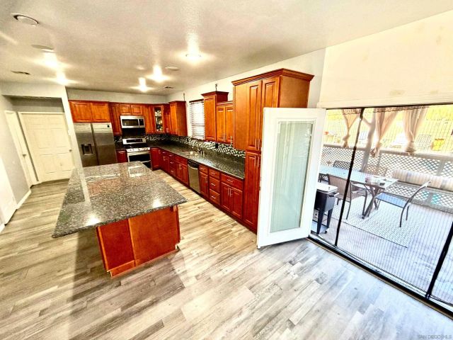 5873 Montery Place, Palmdale, CA 93552