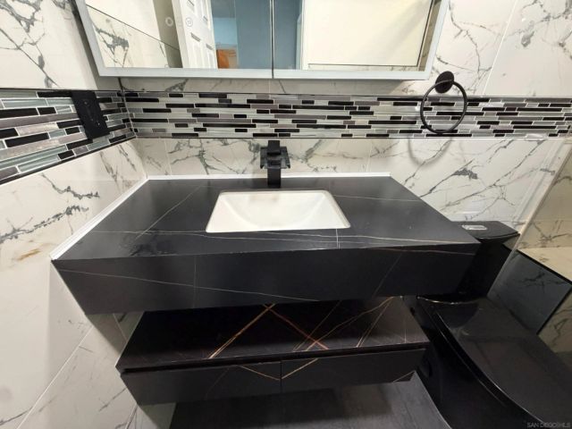 5873 Montery Place, Palmdale, CA 93552