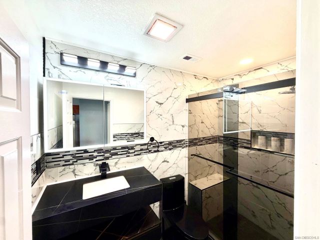 5873 Montery Place, Palmdale, CA 93552