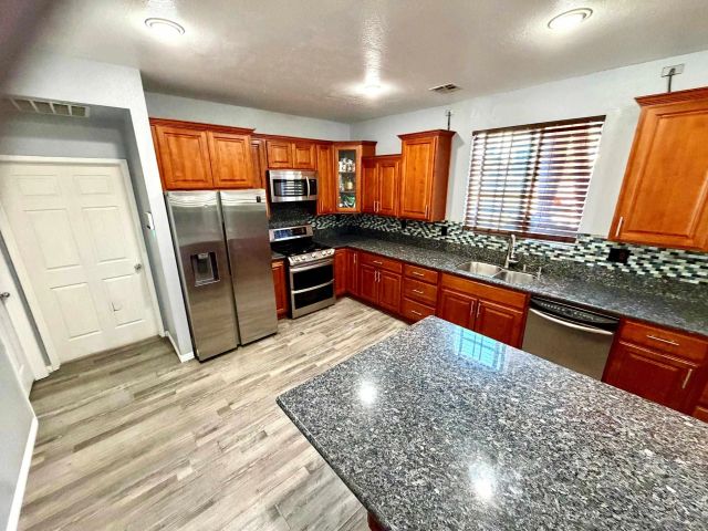 5873 Montery Place, Palmdale, CA 93552