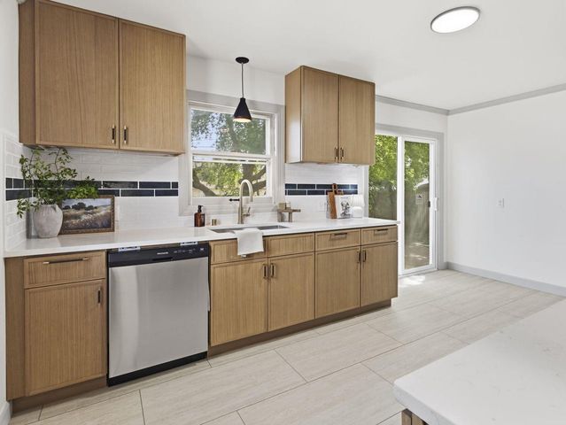 3317 10th AVENUE, Racine, WI 53402