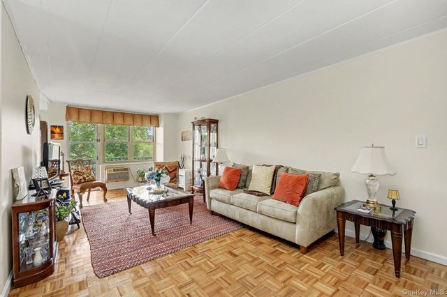 11 Park Avenue 4M, Mount Vernon, NY 10550
