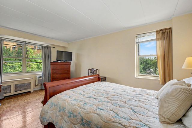 11 Park Avenue 4M, Mount Vernon, NY 10550