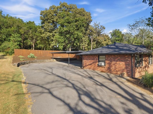 225 Peeler Trl, Madison, TN 37115