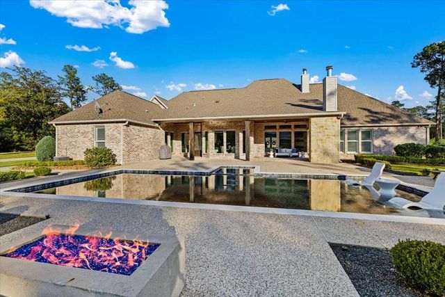 9110 Bear Creek Drive, Kountze, TX 77625