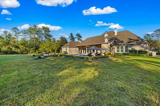 9110 Bear Creek Drive, Kountze, TX 77625