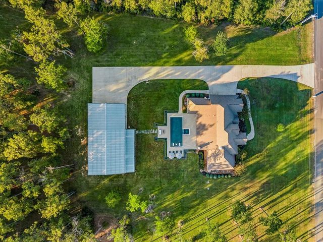 9110 Bear Creek Drive, Kountze, TX 77625