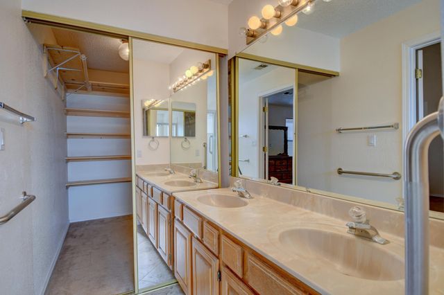 6908 Sweetbrier Avenue NW, Albuquerque, NM 87120